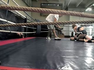 Sexy Chicks Daikiri And Alice King Fight On The Ring